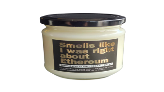 Ароматна свещ „Smells like…“ (7 различни надписа)